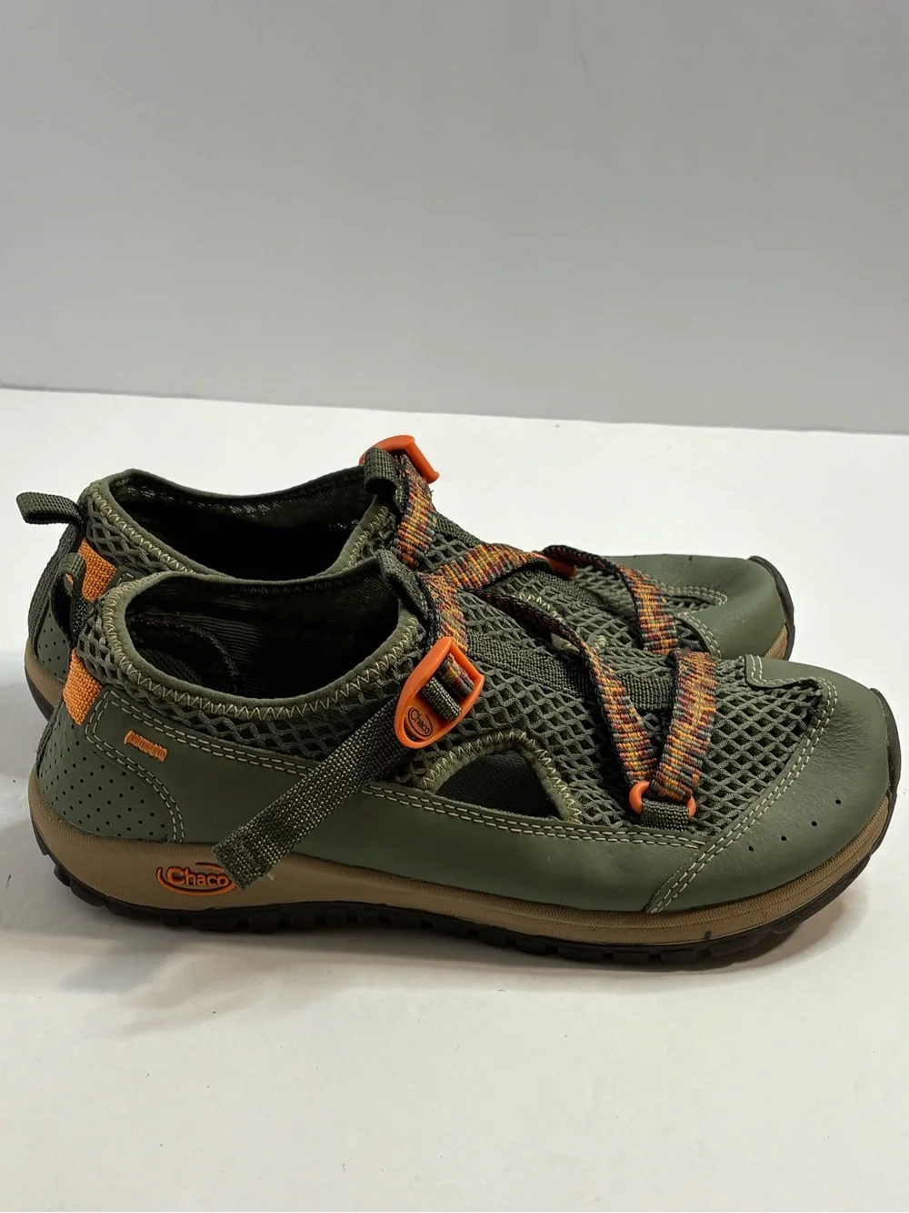 Chaco Olive Green Water Shoes with Orange-Accent Multicolor Straps Sz 5 VGUC